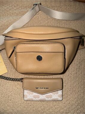 Michael Kors Beige/Tan Pebbled Leather cross body Bag